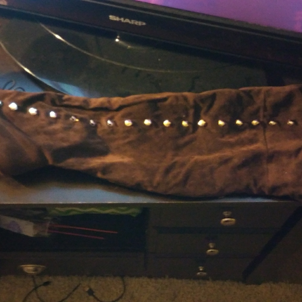 Boots - Picture 3 of 3